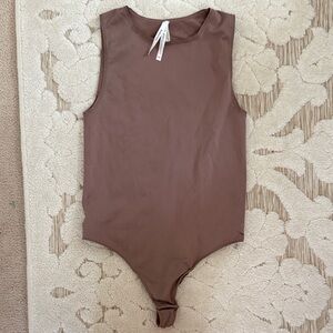 Aritzia Babaton bodysuit taupe color worn once